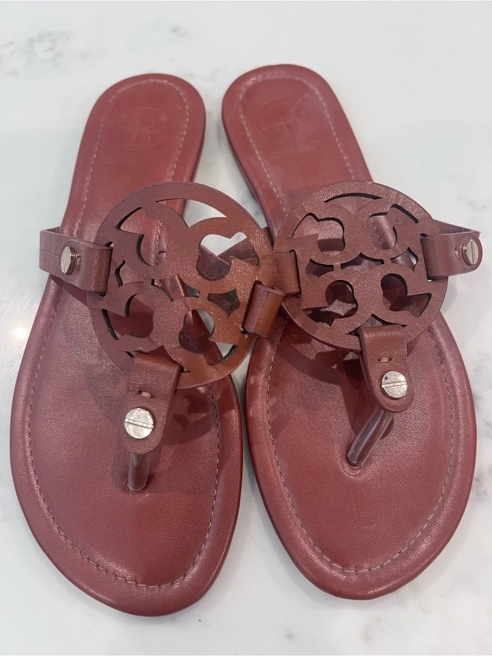 Tory Burch Miller Logo Leather Thong Sandals in Rosewood